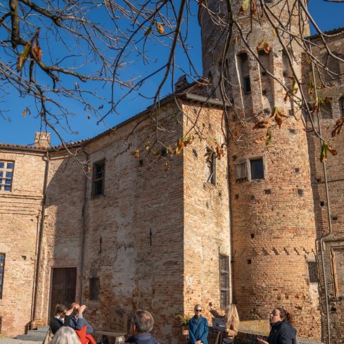 VISITA GUIDATA E PRANZO DELLA TRADIZIONE AL CASTELLO DI RODDI
